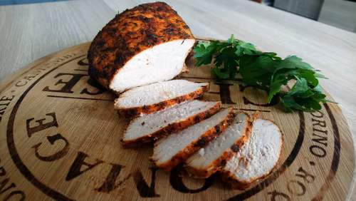 Domowa wędlina - pieczony filet z indyka