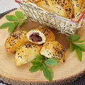 Pieczone pierogi z kaczką i karmelizowaną cebulą z żurawiną