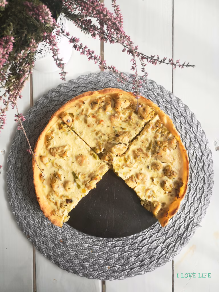Tarta z kurczaka i porem