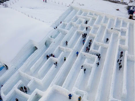 Największy na świecie śnieżny labirynt! Znajdziemy go w Polsce! Jakie ceny?