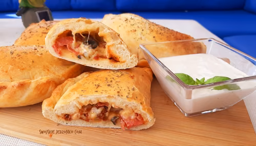 Calzone - pizzowe pierożki