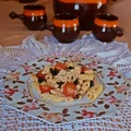 Makaron z sosem z mascarpone i suszonych pomidorów