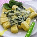 serowe gnocci z sosem szpinakowym