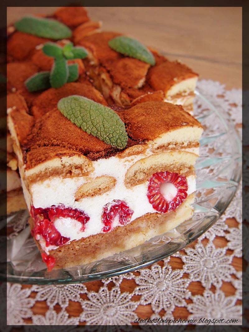 Tiramisu z malinami