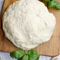 Ciasto na pizze na świeżych drożdżach