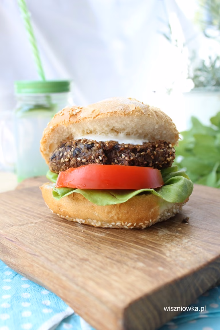Fit burgery z fasoli i soczewicy