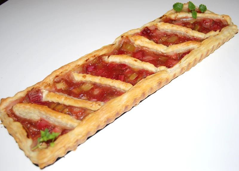 Błyskawiczna  tarta z rabarbarem