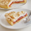 Tarta z rabarbarem i bezą