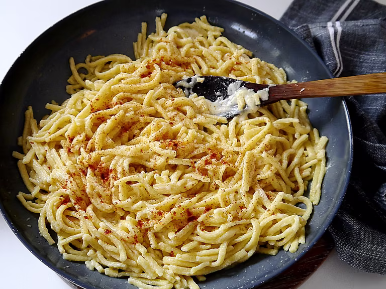 Käse Spätzle - serowe szpecle