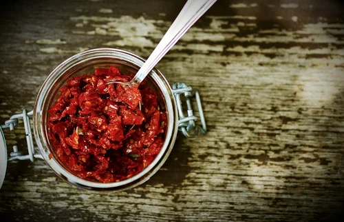 Czerwone pesto z suszonych pomidorów (pesto rosso)