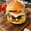 Domowe burgery wołowe z halloumi
