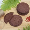 Czekoladowe ciastka z różowym pieprzem