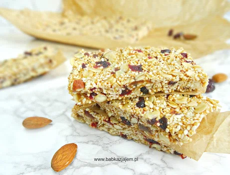 Batoniki z amarantusem i żurawiną