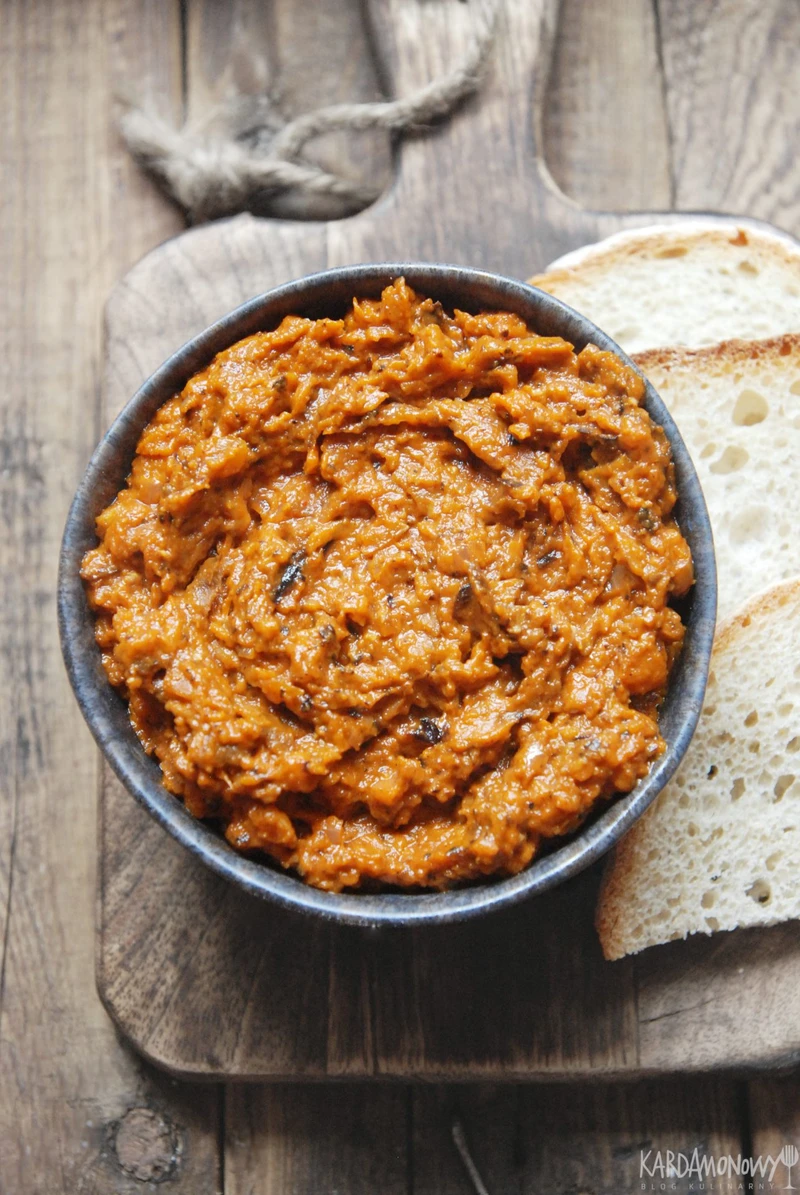 Pasta z grillowanego bakłażana – Kardamonowy