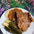 Żeberka duszone w sosie z mąki i warzywach