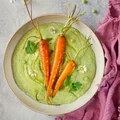 Hummus z pietruszki z karmelizowanymi marchewkami