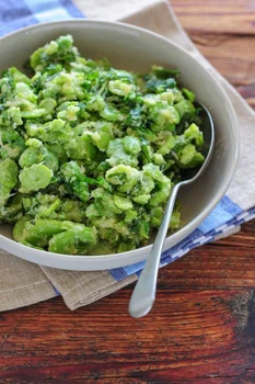 PESTO Z BOBU