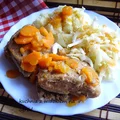 Żeberka wieprzowe duszone z marchewką i cebulką. Smaczne i delikatne.