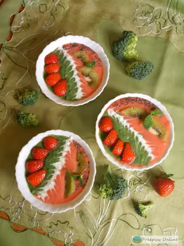 Kolorowe smoothie bowl