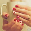 Brokatowy manicure z serduszkiem