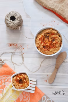 Hummus z suszonymi pomidorami