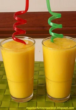 Orzeźwiające smoothie z mango i ananasa - 195 kcal