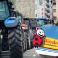 Ponad 200 sklepów Biedronki bez dostaw towaru!? Rolnicy zapowiadają blokadę!