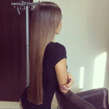 Piękne proste i długie włosy