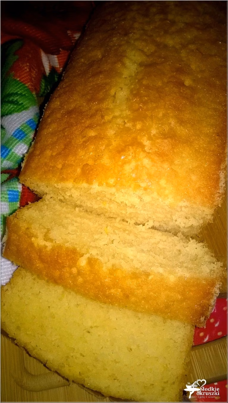 Delikatnie cytrynowa babka