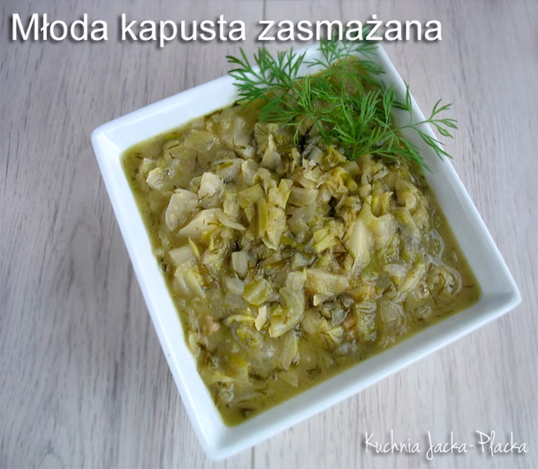 Młoda kapusta zasmażana