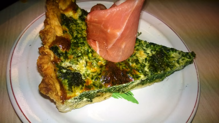 Quiche ze szpinakiem i serem feta