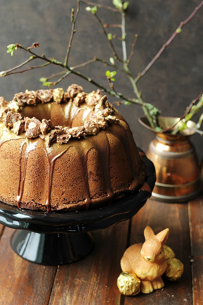 Babka z nutellą i orzechami laskowymi