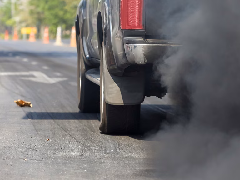 Nie stać cię na nowe auto? Już niedługo nie wjedziesz nim do tych miast!