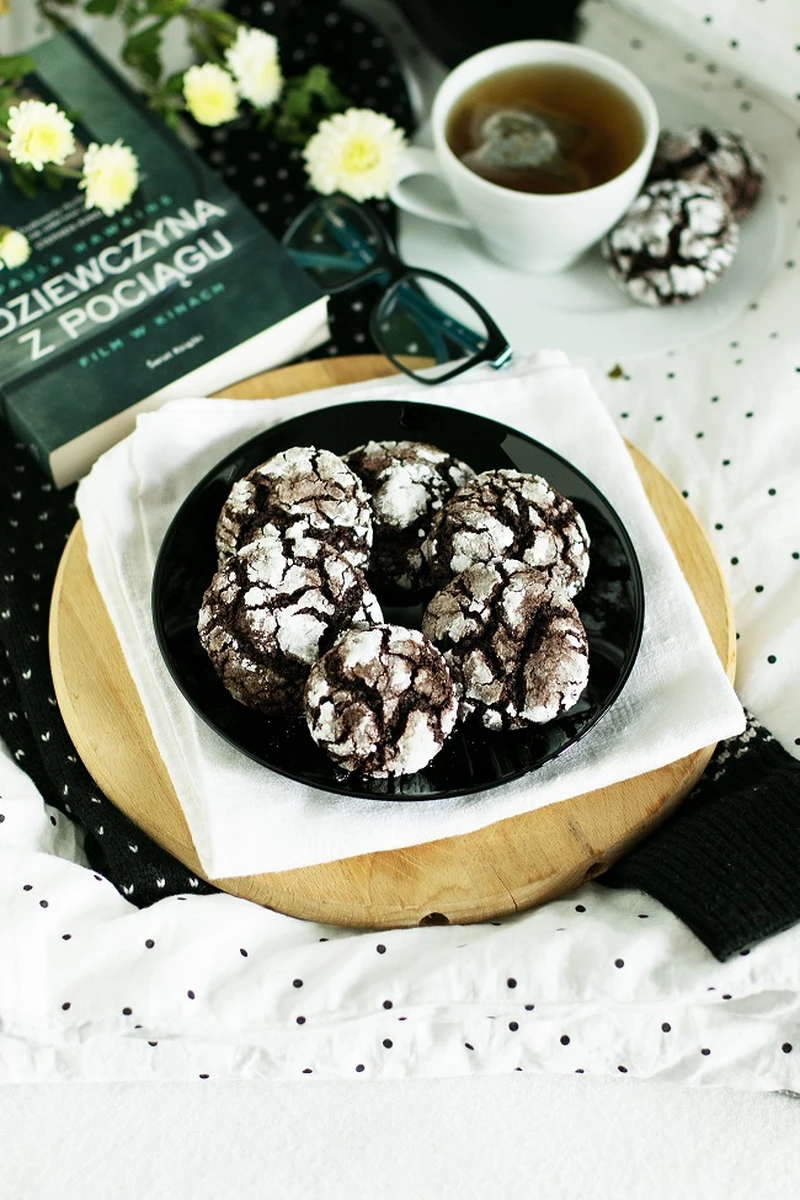 Czekoladowe popękane ciasteczka (chocolate crikles)