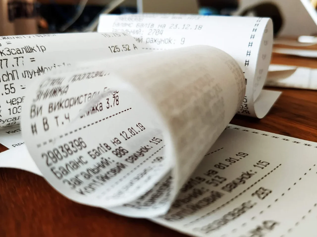 Czy to koniec papierowych paragonów? Rząd rozważa prawdziwą rewolucję w systemie płatności