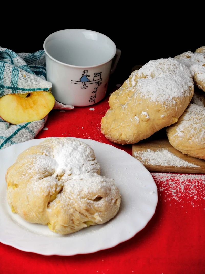 Drożdżówki Jabłkowe