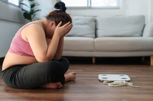 To nie brak ruchu najbardziej spowalnia metabolizm! Zobacz, co działa gorzej