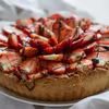 Tarta z budyniem i truskawkami