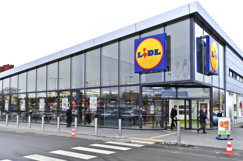 Lidl i Biedronka rozpoczęli przenoszenie pracowników. Nie wszystkim się to podoba