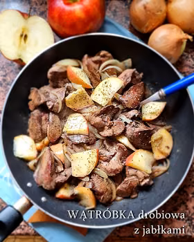Wątróbka z jabłkiem, cebulą i majerankiem