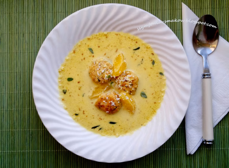 Zupa pomarańczowo-kokosowa
