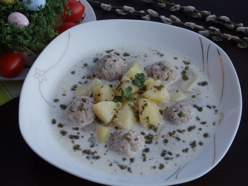 Zupa chrzanowa z pulpecikami z białej kiełbasy
