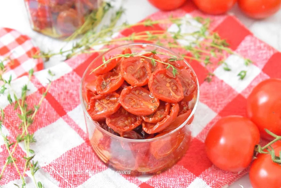 Pieczone pomidory confit