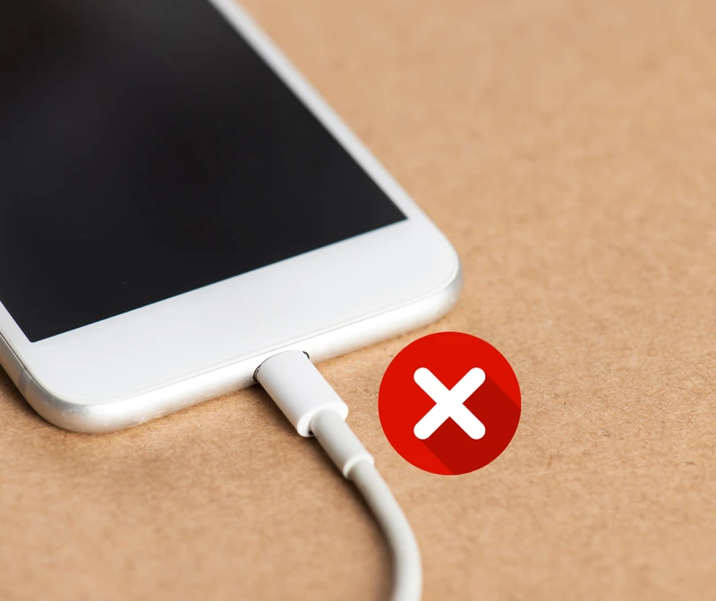 Jedna ładowarka do wszystkich urządzeń! ! Telefon tylko jednym kablem.