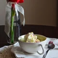 semifreddo z malinami i bezami