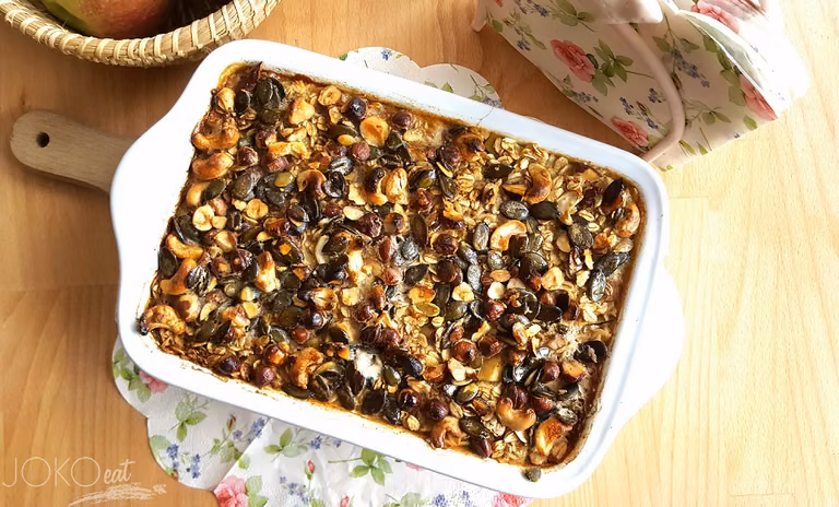 PIECZONE PŁATKI OWSIANE Z JABŁKAMI I CHRUPIĄCĄ POSYPKĄ