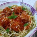 Trójkolorowe spaghetti z klopsikami