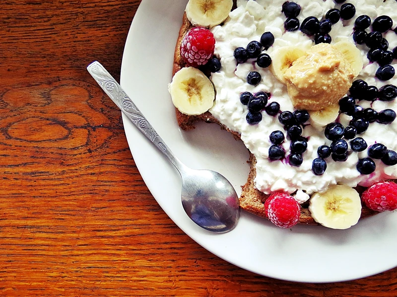 Szybki i pyszny omlet bananowy, czyli weekendowe comfort food