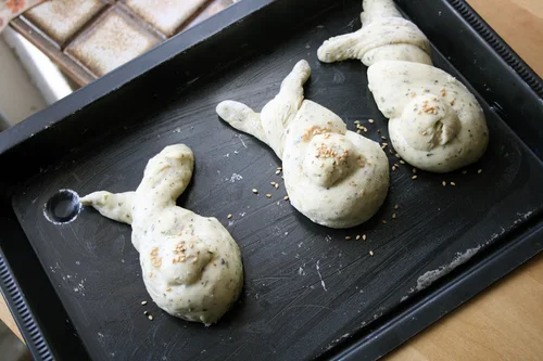 Wielkanocne drożdżowe zajączki