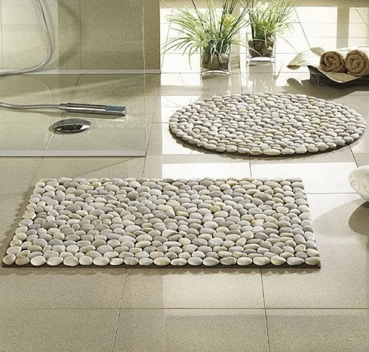 Kamienny dywanik łazienkowy